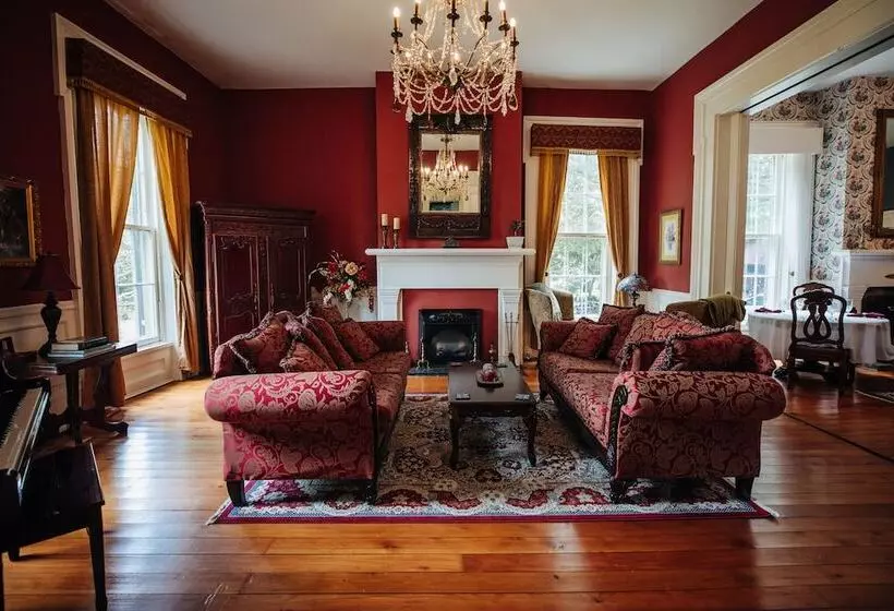 Maple Hill Manor Bed & Breakfast