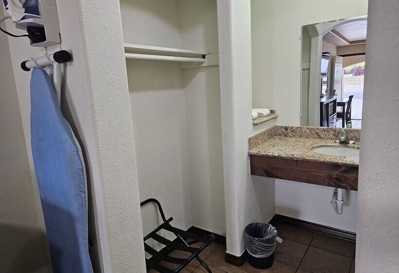 汽车旅馆  Carrizo Inn