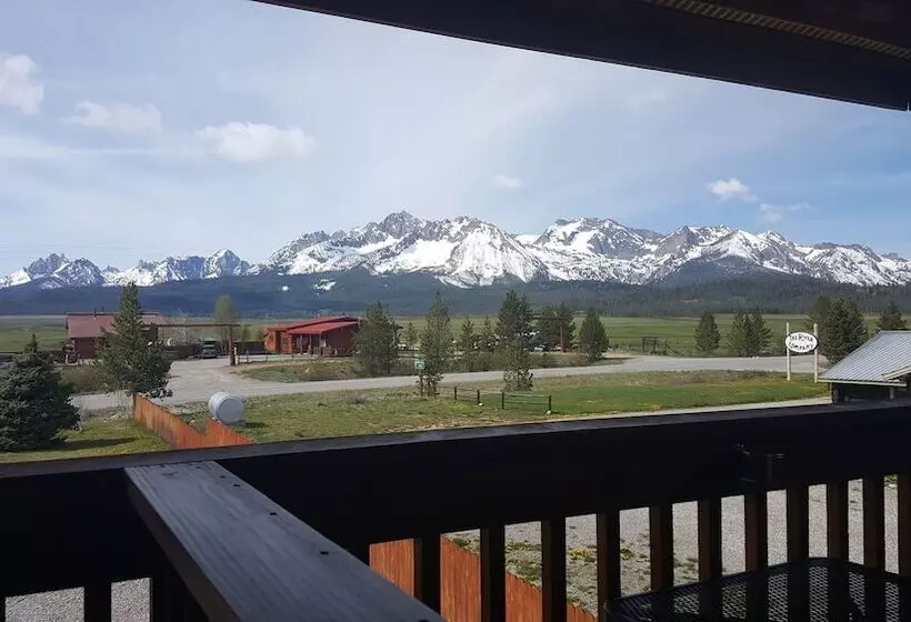 モーテル Valley Creek Lodge