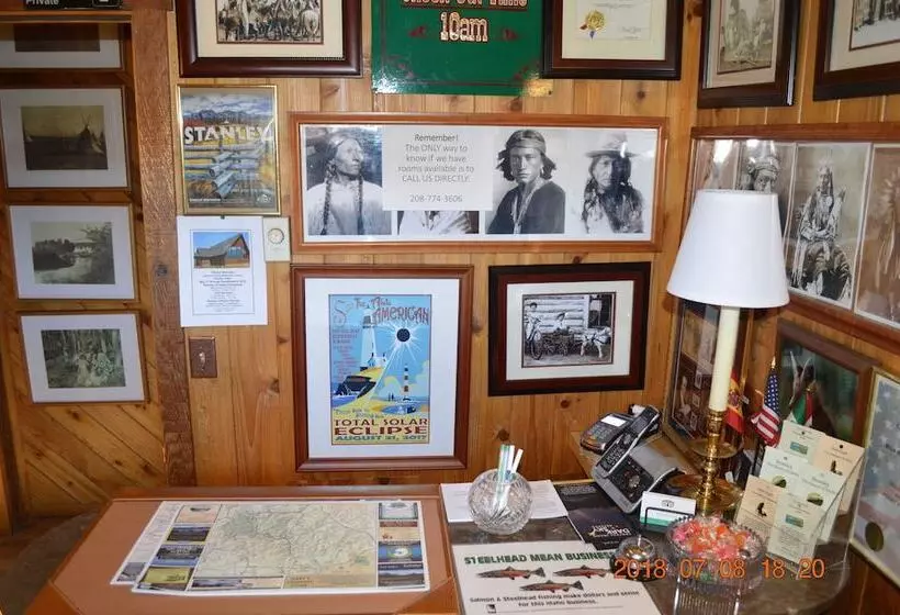 モーテル Valley Creek Lodge