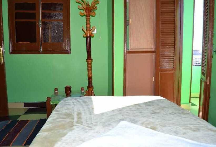 Pensión Takela Kato