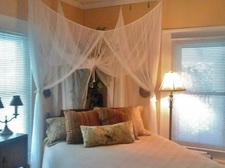 Majatalo The Old Carrabelle