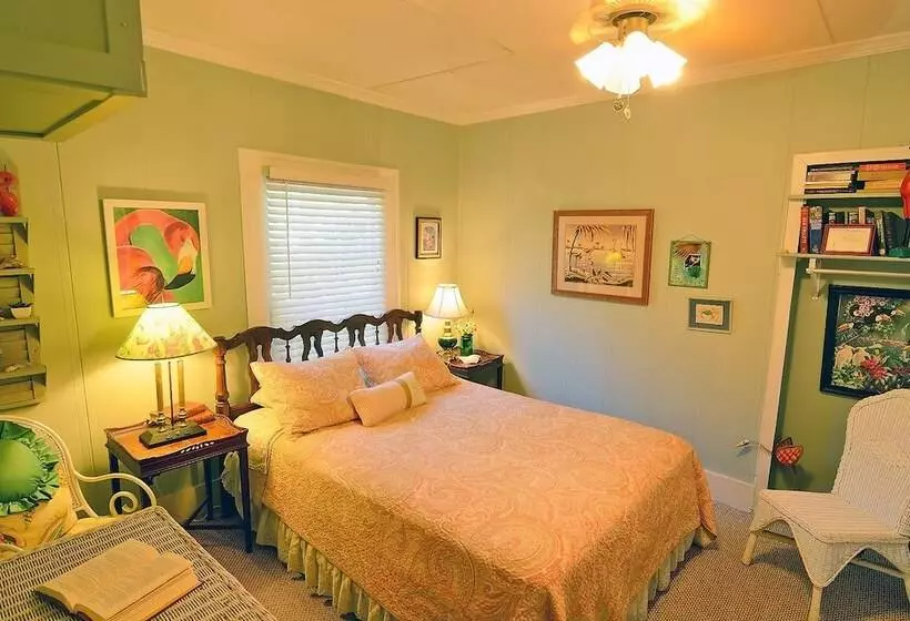 Majatalo The Old Carrabelle