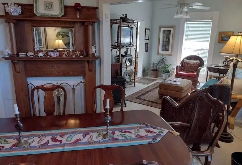 Majatalo The Old Carrabelle