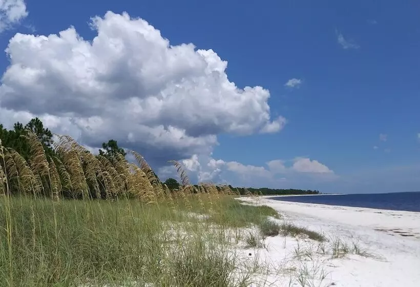 Majatalo The Old Carrabelle