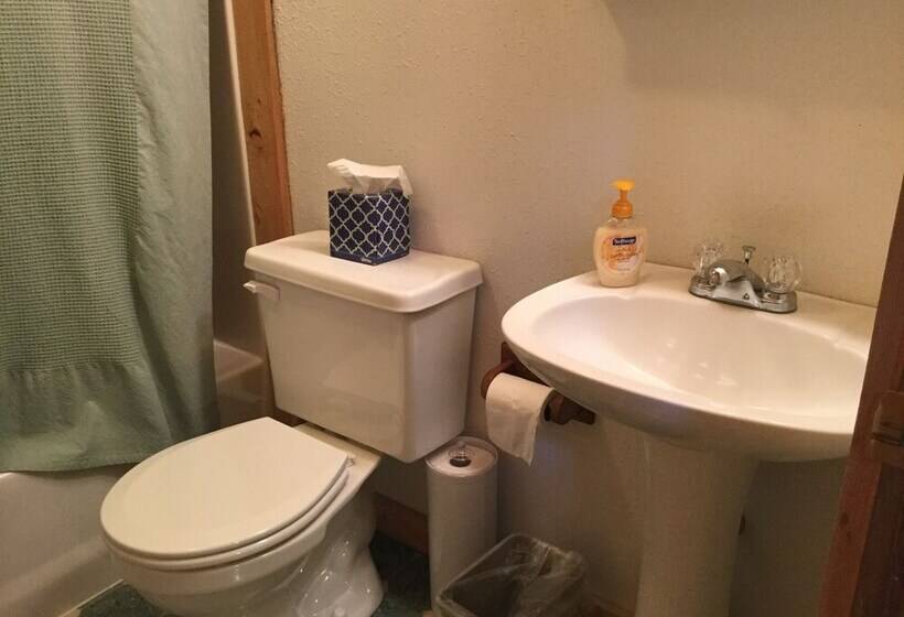 Renfro S Lakeside Retreat   Cabin S And R.v. Park