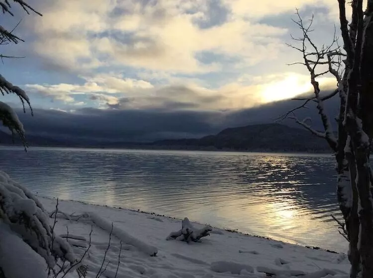 Renfro S Lakeside Retreat   Cabin S And R.v. Park