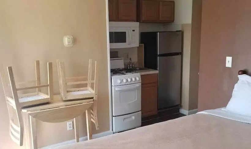 Rip Van Winkle Motel