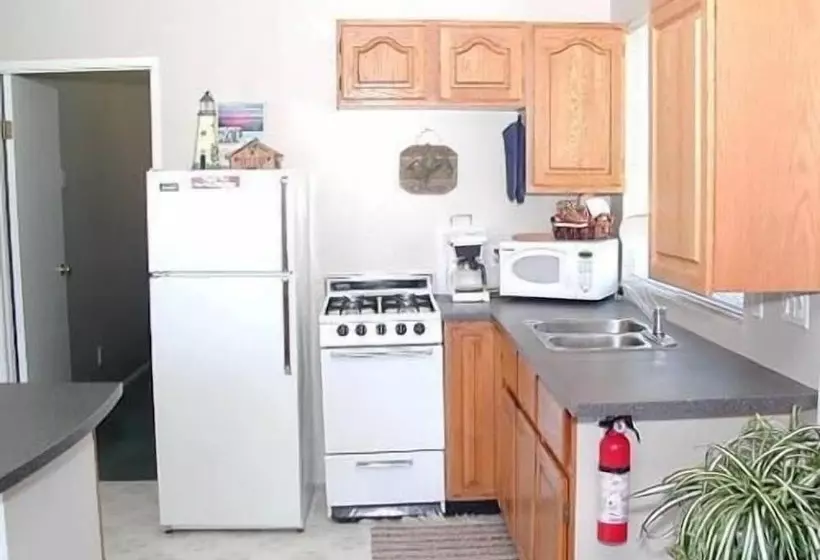 Ty Collwyn Waterfront Retreat