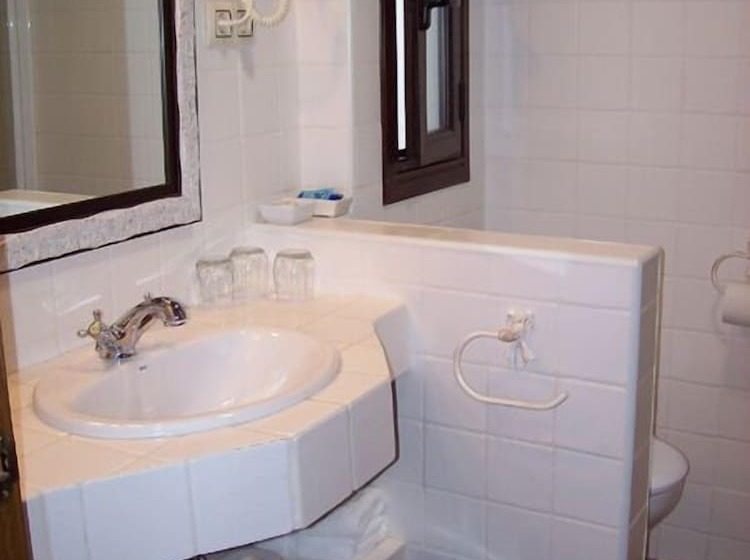 Apartamentos Turísticos Doña María La Brava