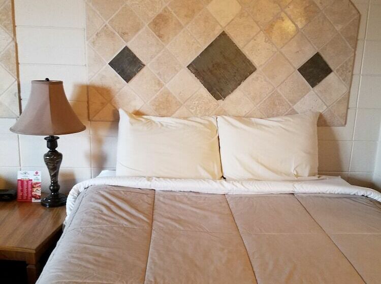 فندق 1026 Oasis Inn