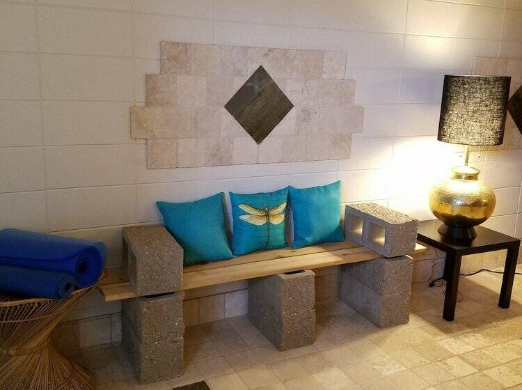 فندق 1026 Oasis Inn