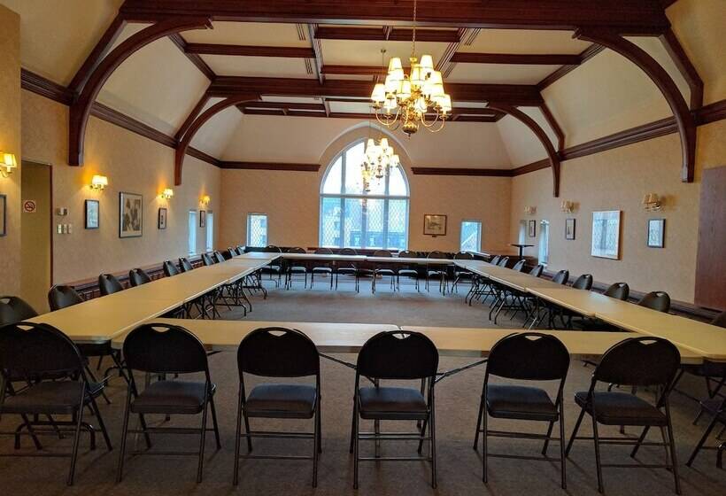 Hotel Bishop's University