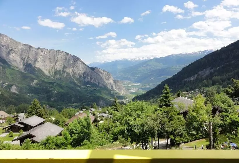 ホテル Hostellerie De L Ardève
