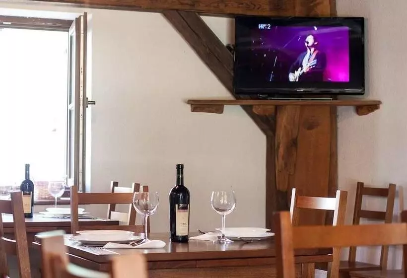 Hotelli Plitvica Lodge