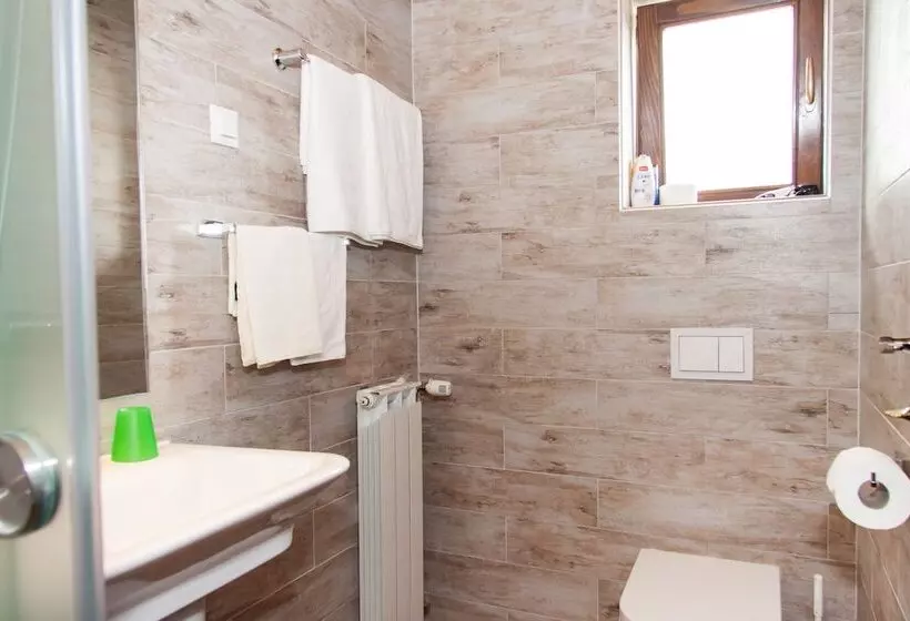 Hotelli Plitvica Lodge