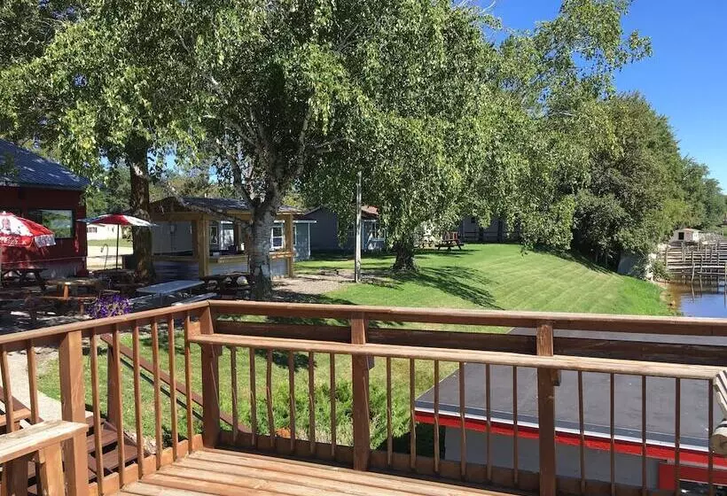 Hotelli River Bend's Resort