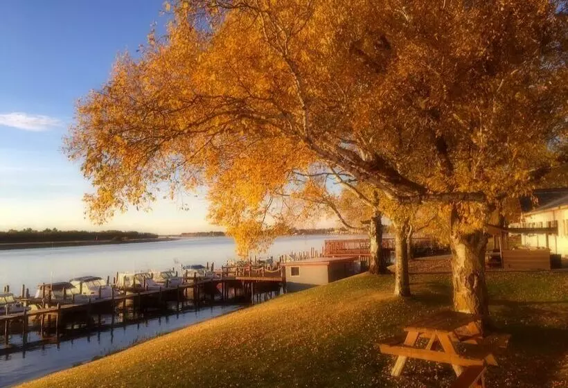 Hotelli River Bend's Resort