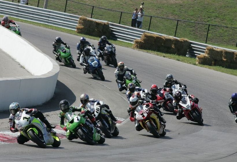 Joe Lin Station Bed & Breakfast