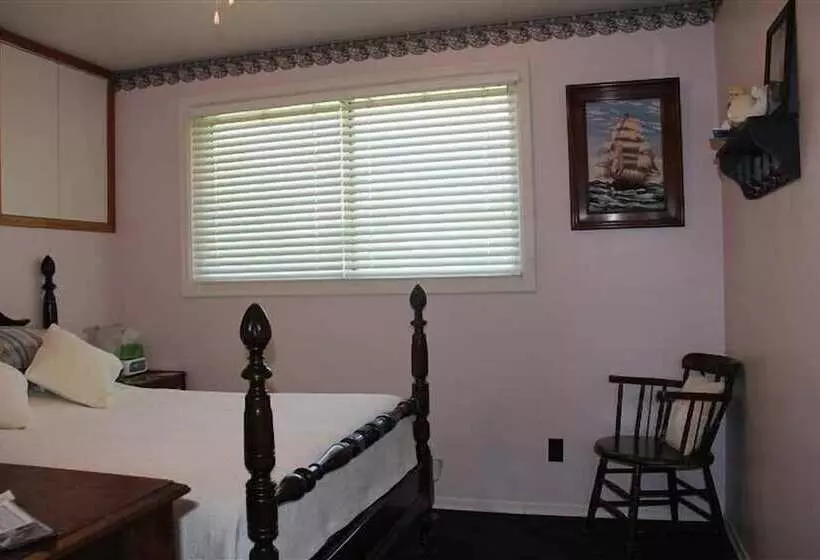 Joe Lin Station Bed & Breakfast