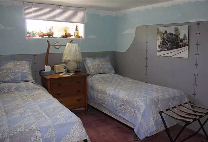 Joe Lin Station Bed & Breakfast