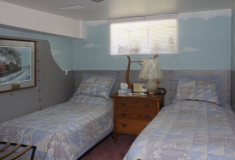 Joe Lin Station Bed & Breakfast