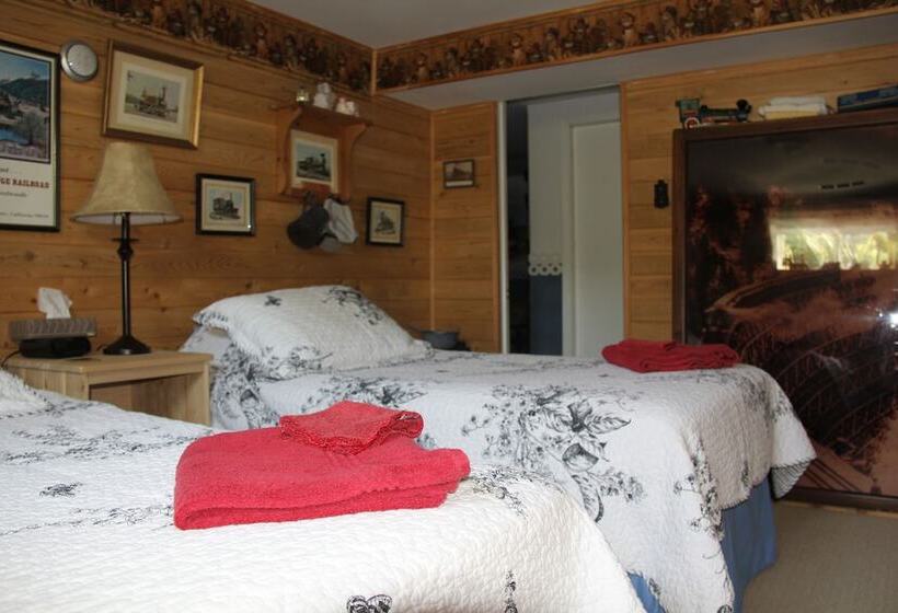 Joe Lin Station Bed & Breakfast