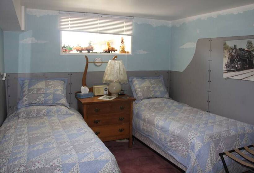 Joe Lin Station Bed & Breakfast