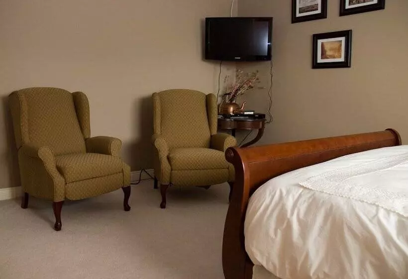 Joe Lin Station Bed & Breakfast