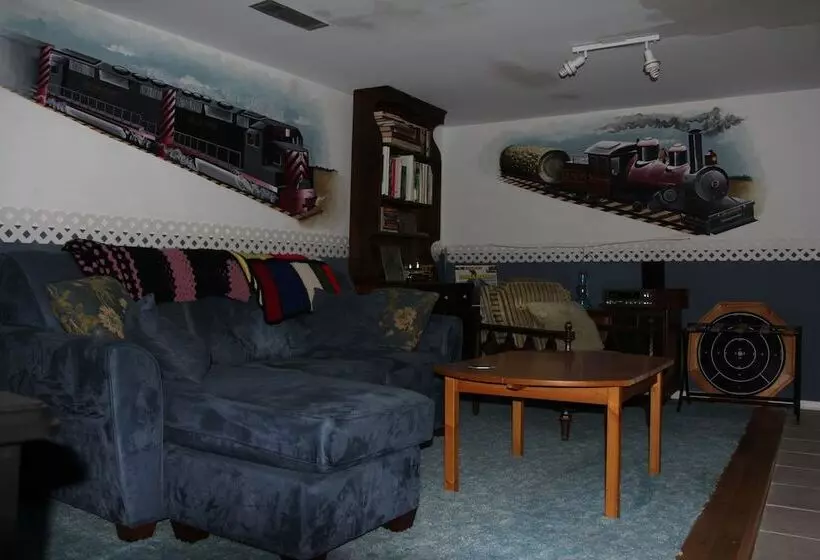 Joe Lin Station Bed & Breakfast