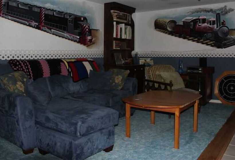 Joe Lin Station Bed & Breakfast