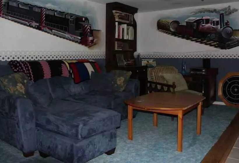 Joe Lin Station Bed & Breakfast