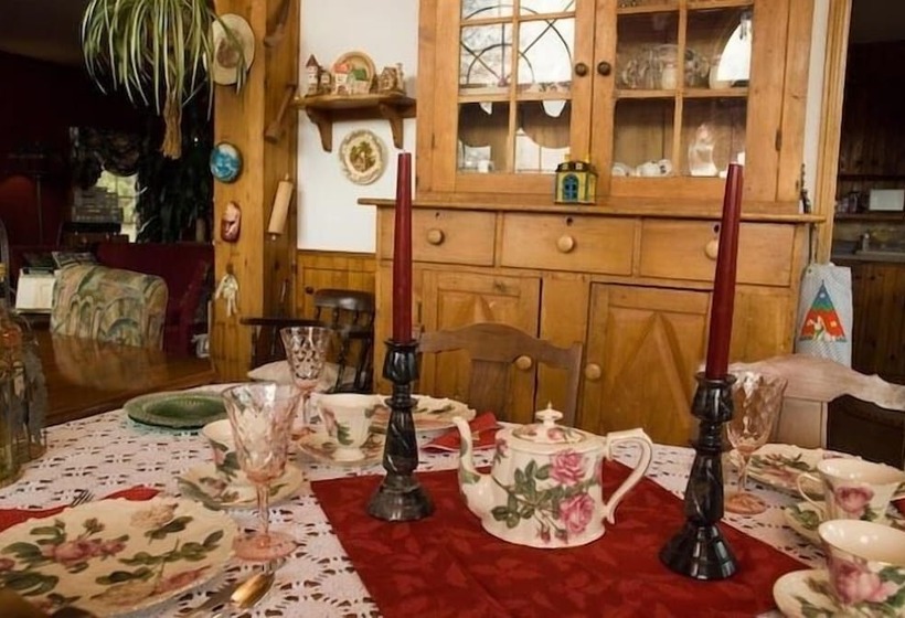 Joe Lin Station Bed & Breakfast