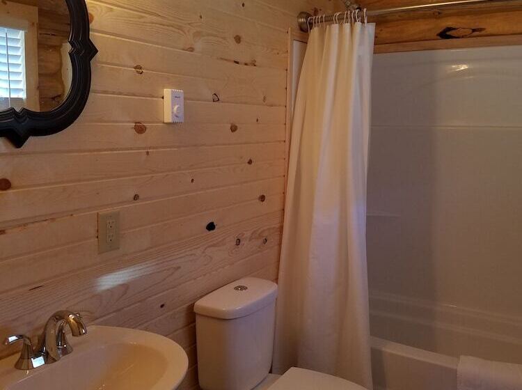 No Name City Luxury Cabins & Rv