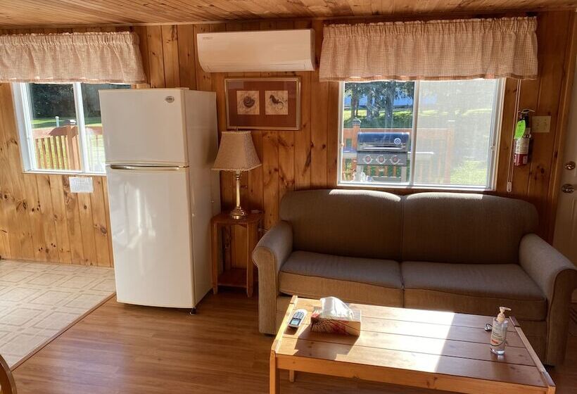 Parkside Cottages And Suites