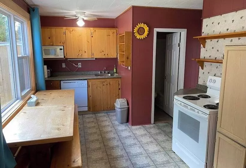 Parkside Cottages And Suites