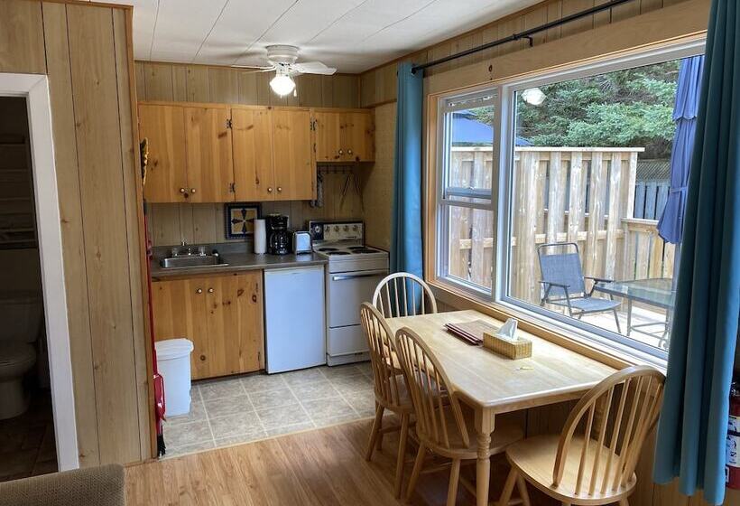 Parkside Cottages And Suites