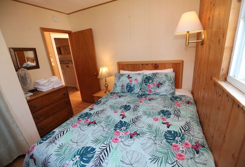 Parkside Cottages And Suites