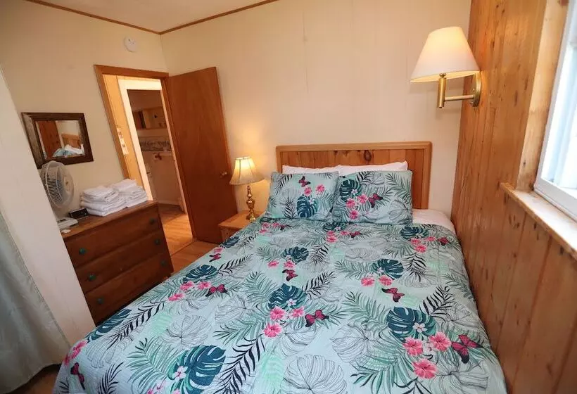 Parkside Cottages And Suites