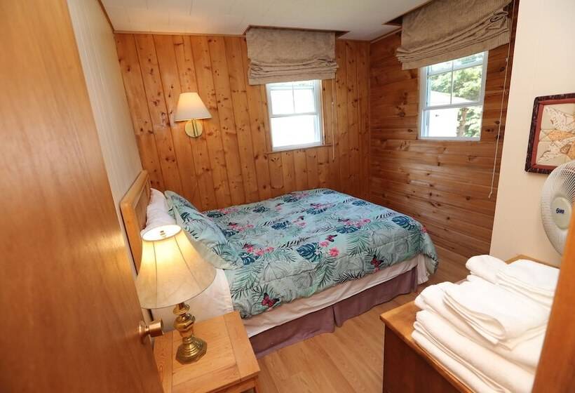 Parkside Cottages And Suites