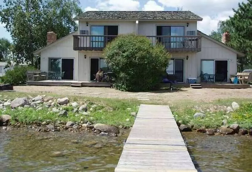 Pelican Shores
