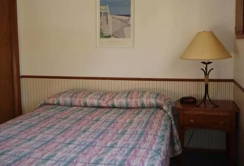 Pelican Shores