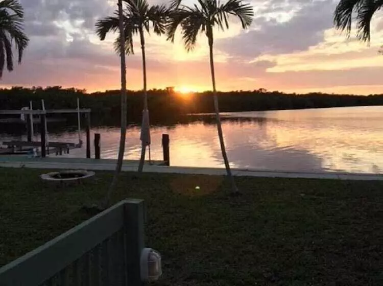 Serenity Bay Cottages