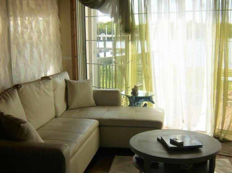 Serenity Bay Cottages