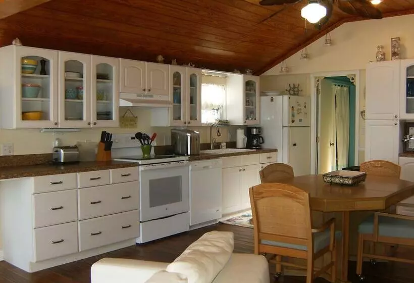 Serenity Bay Cottages