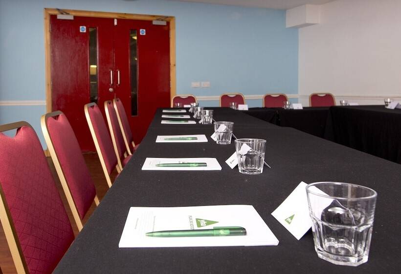 Yha London Lee Valley   Hostel