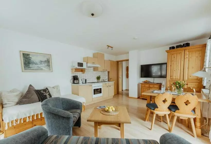 مبيت وإفطار Schwarzwald Hotel Kraeutle