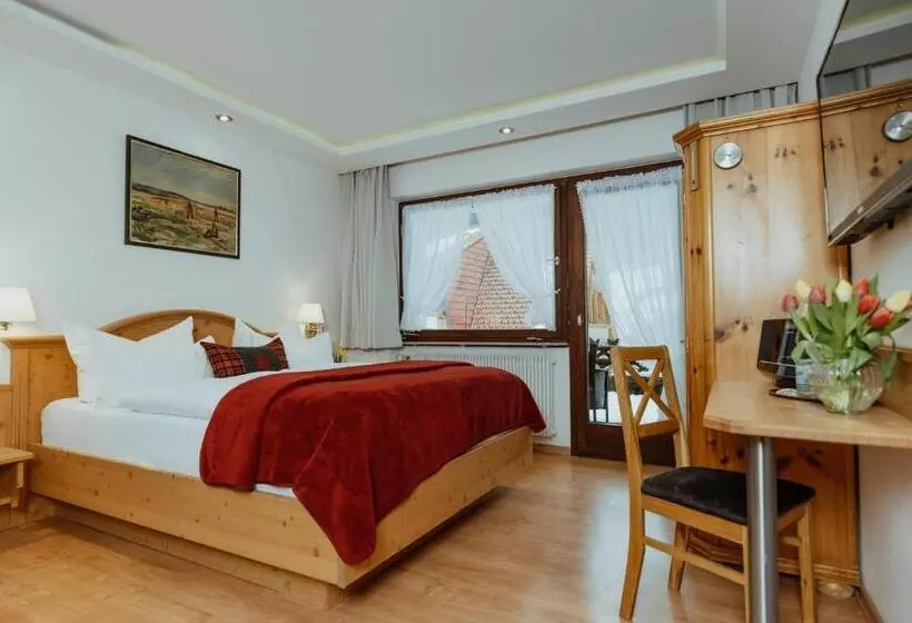 مبيت وإفطار Schwarzwald Hotel Kraeutle