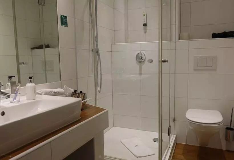 Höger S Hotel & Restaurant