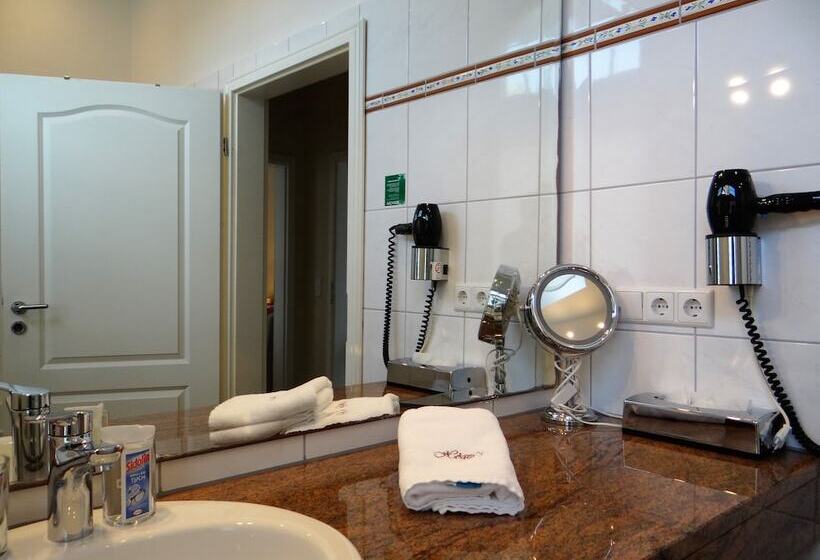 Höger S Hotel & Restaurant